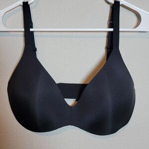 Skims Wireless Bra NWOT 34DD Seamless NWOT
